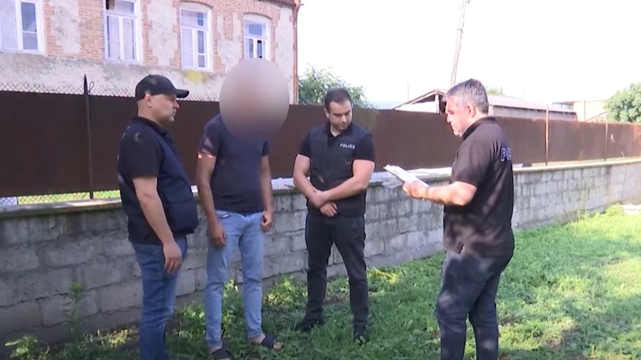 პოლიციის ავტომობილი გამოძიების ადგილას კახეთში