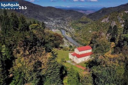 ფოთოლეთის მონასტერი ბორჯომის მუნიციპალიტეტში ტყის ფერდზე