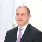 ბიზნესმენი სერიოზული გამოხედვით, საქართველო